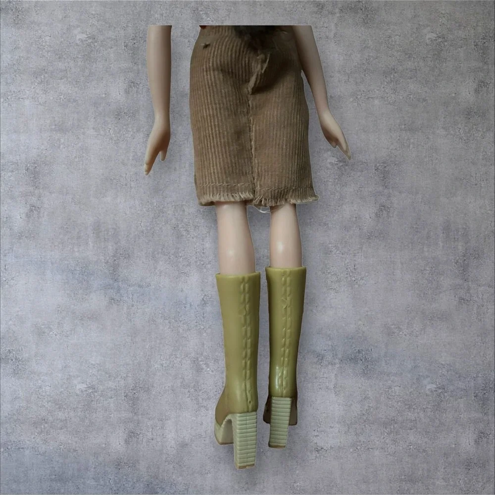 MGA Bratz Dana 2003 The‎ Style It Fashion in Peach Blouse Skirt Hi Top Boots